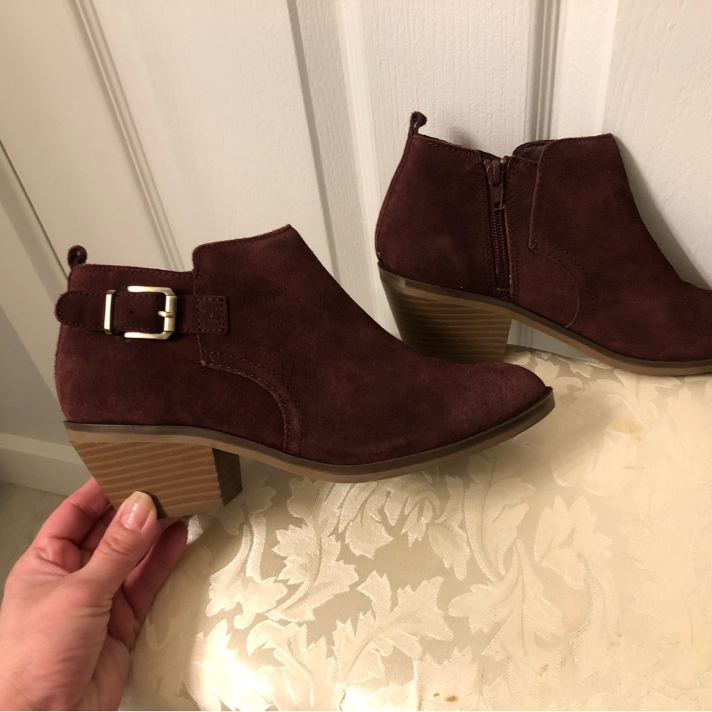 SONOMA Suede booties! Size 8.0
BURGUNDY - Picture 4 of 10